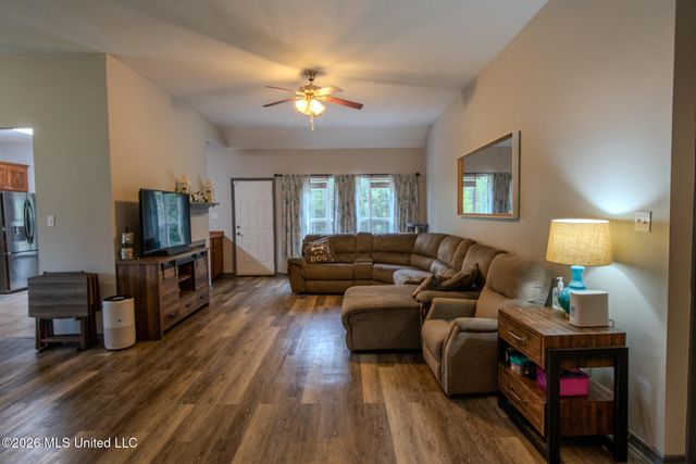 21645 E Ridge Drive, Saucier, MS 39574