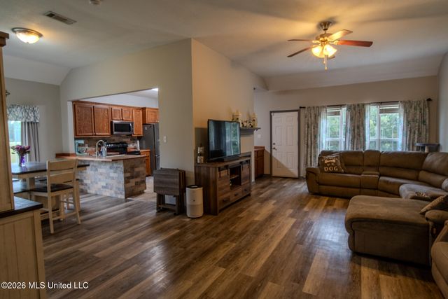 21645 E Ridge Drive, Saucier, MS 39574