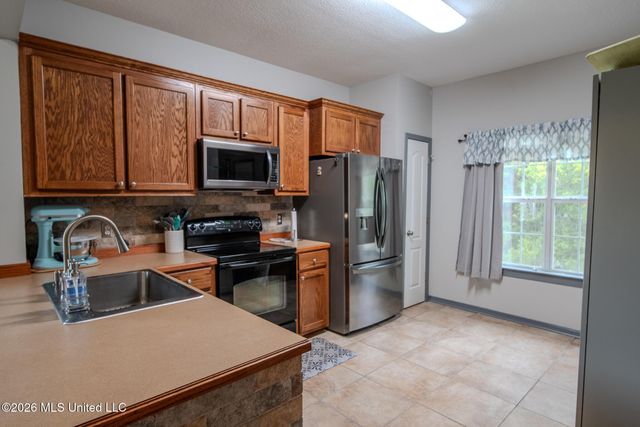 21645 E Ridge Drive, Saucier, MS 39574