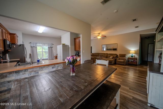 21645 E Ridge Drive, Saucier, MS 39574