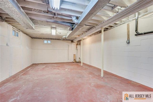 8 Dov Place, South Brunswick, NJ 08824