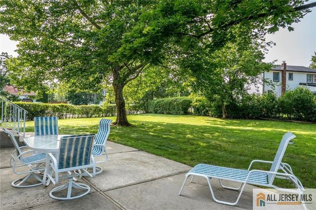 8 Dov Place, South Brunswick, NJ 08824