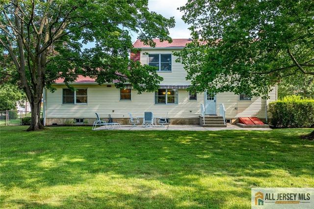 8 Dov Place, South Brunswick, NJ 08824