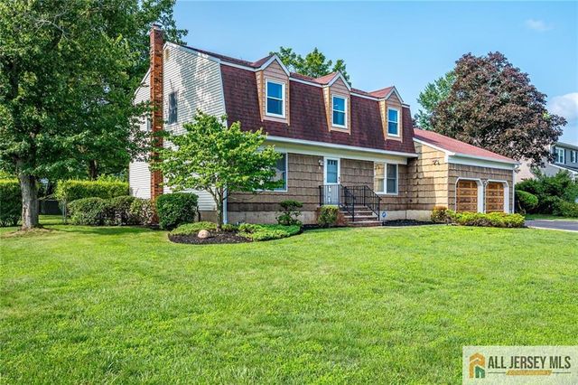 8 Dov Place, South Brunswick, NJ 08824