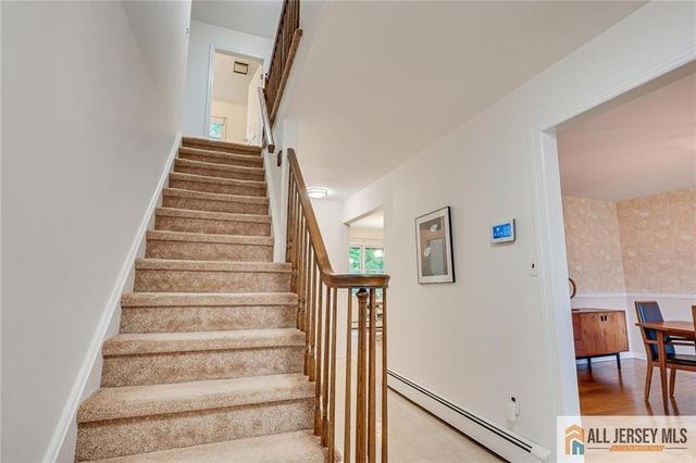 8 Dov Place, South Brunswick, NJ 08824