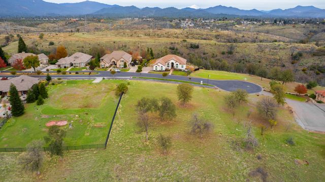 820 Santa Cruz Drive, Redding, CA 96003