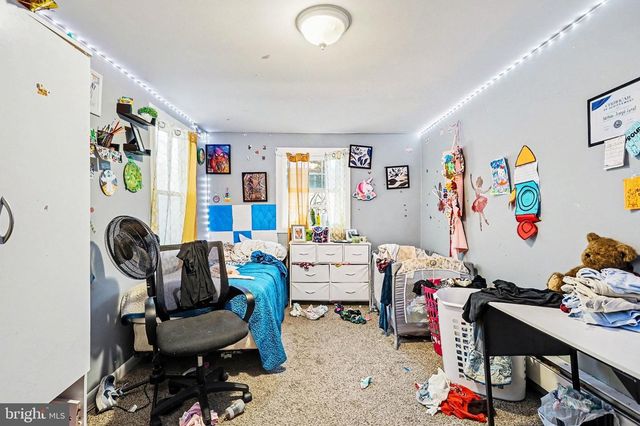 207 E PHILADELPHIA ST, York, PA 17403