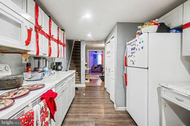 207 E PHILADELPHIA ST, York, PA 17403