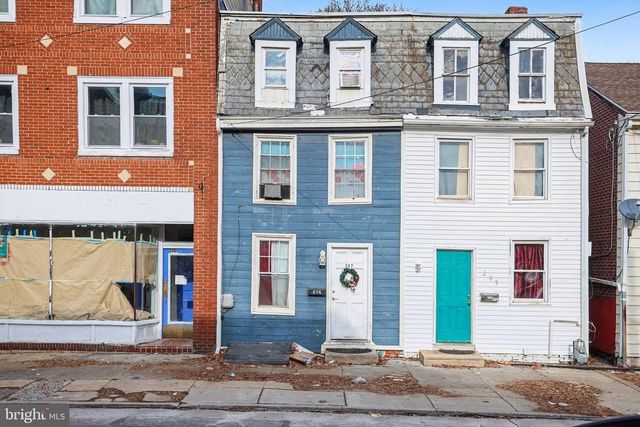 207 E PHILADELPHIA ST, York, PA 17403