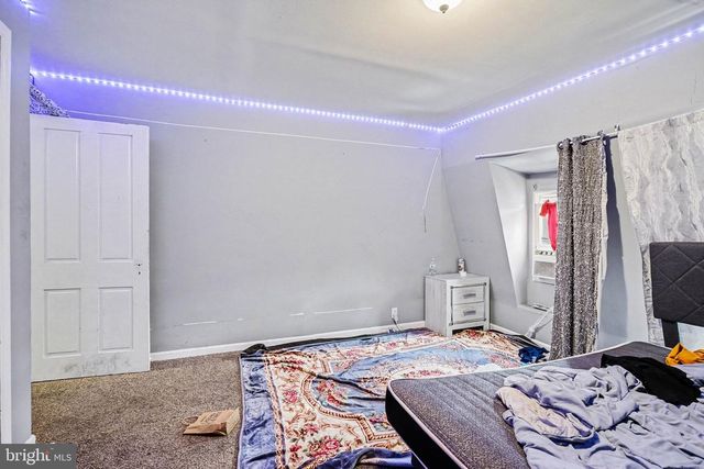 207 E PHILADELPHIA ST, York, PA 17403