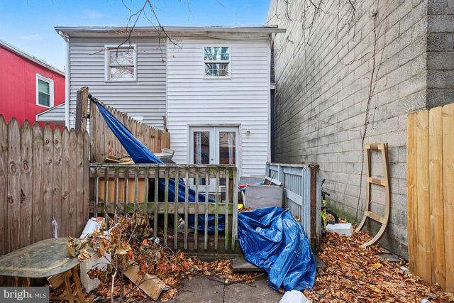 207 E PHILADELPHIA ST, York, PA 17403