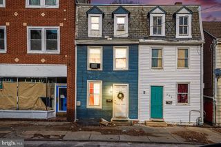 207 E PHILADELPHIA ST, York, PA 17403
