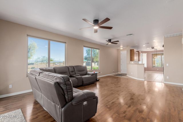 32270 N ECHO CANYON Road, San Tan Valley, AZ 85143