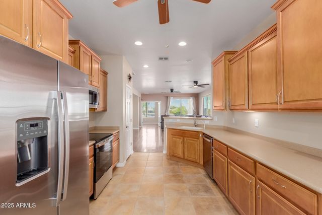 32270 N ECHO CANYON Road, San Tan Valley, AZ 85143