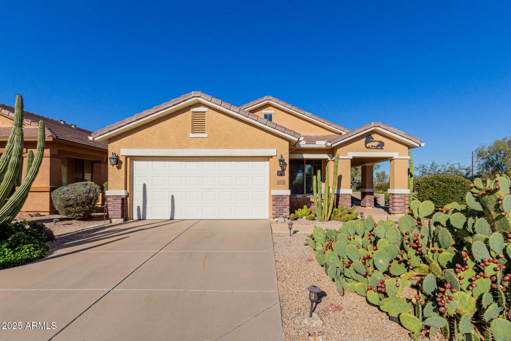 32270 N ECHO CANYON Road, San Tan Valley, AZ 85143