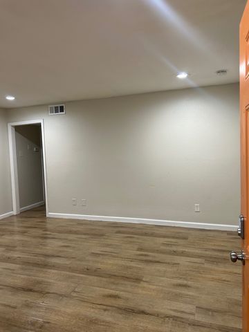 4618 Reiger Avenue 209, Dallas, TX 75246