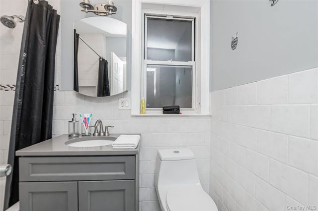 2812 Harrington Avenue, Bronx, NY 10461