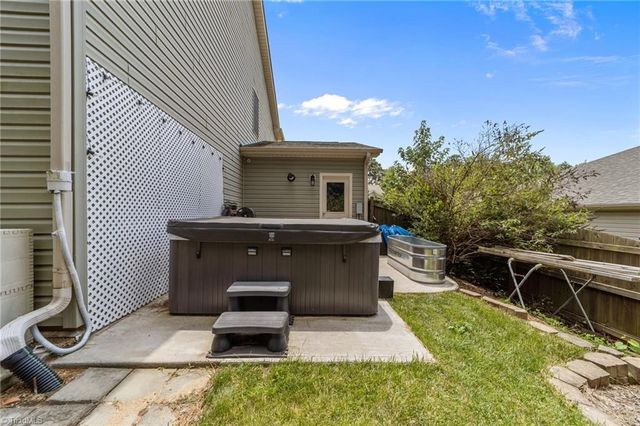 906 Sugar Tree Drive, Mebane, NC 27302