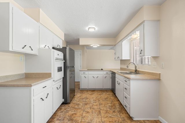 3808 General Bradley Street NE, Albuquerque, NM 87111