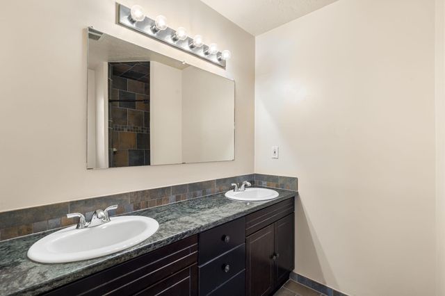 3808 General Bradley Street NE, Albuquerque, NM 87111