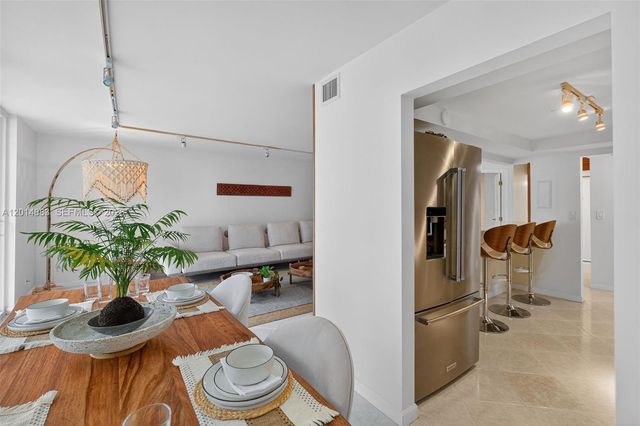 2401 Collins Ave 1406, Miami Beach, FL 33140