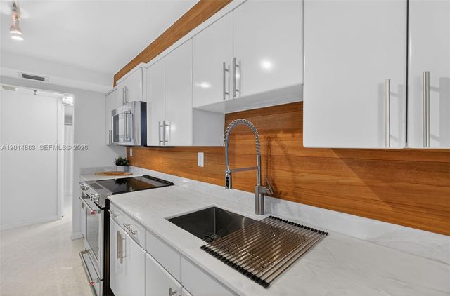 2401 Collins Ave 1406, Miami Beach, FL 33140