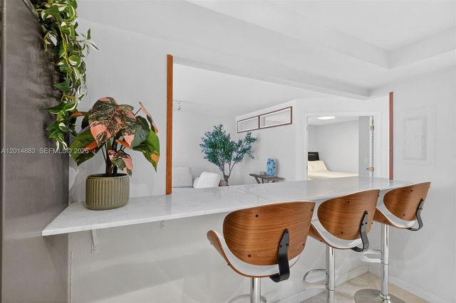 2401 Collins Ave 1406, Miami Beach, FL 33140