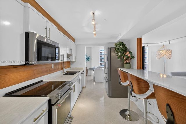2401 Collins Ave 1406, Miami Beach, FL 33140