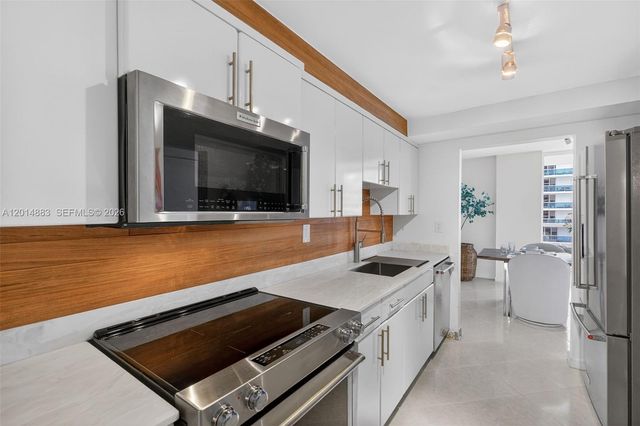 2401 Collins Ave 1406, Miami Beach, FL 33140