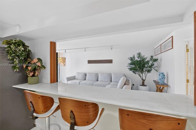 2401 Collins Ave 1406, Miami Beach, FL 33140