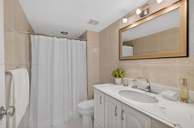 2401 Collins Ave 1406, Miami Beach, FL 33140