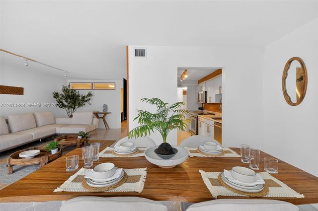 2401 Collins Ave 1406, Miami Beach, FL 33140
