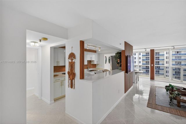 2401 Collins Ave 1406, Miami Beach, FL 33140