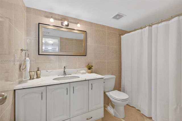 2401 Collins Ave 1406, Miami Beach, FL 33140