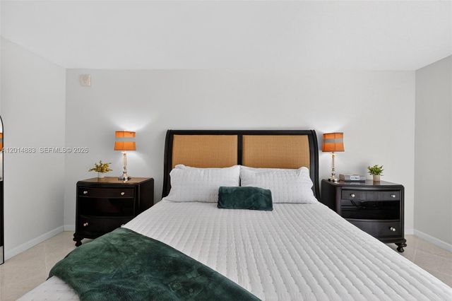 2401 Collins Ave 1406, Miami Beach, FL 33140