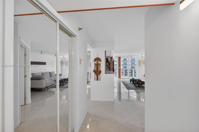 2401 Collins Ave 1406, Miami Beach, FL 33140