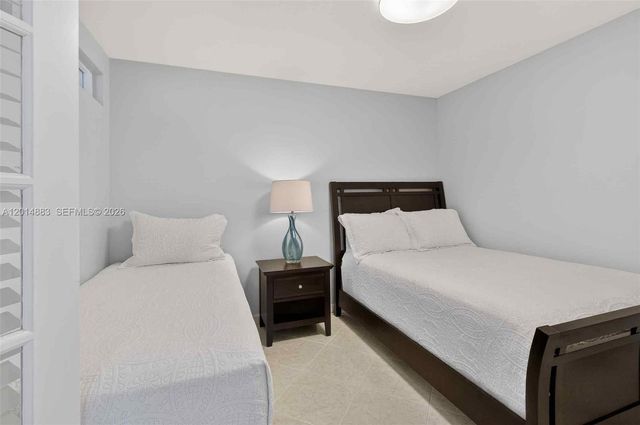 2401 Collins Ave 1406, Miami Beach, FL 33140