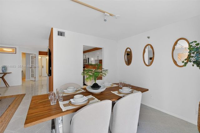 2401 Collins Ave 1406, Miami Beach, FL 33140