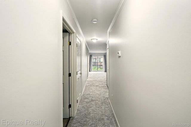 4977 OAK HILL Drive, Waterford Charter Township, MI 48329