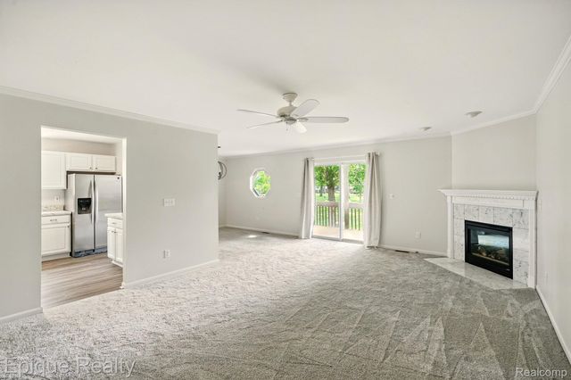 4977 OAK HILL Drive, Waterford Charter Township, MI 48329