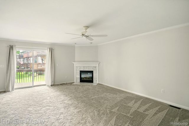 4977 OAK HILL Drive, Waterford Charter Township, MI 48329