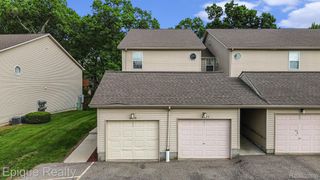 4977 OAK HILL Drive, Waterford Charter Township, MI 48329