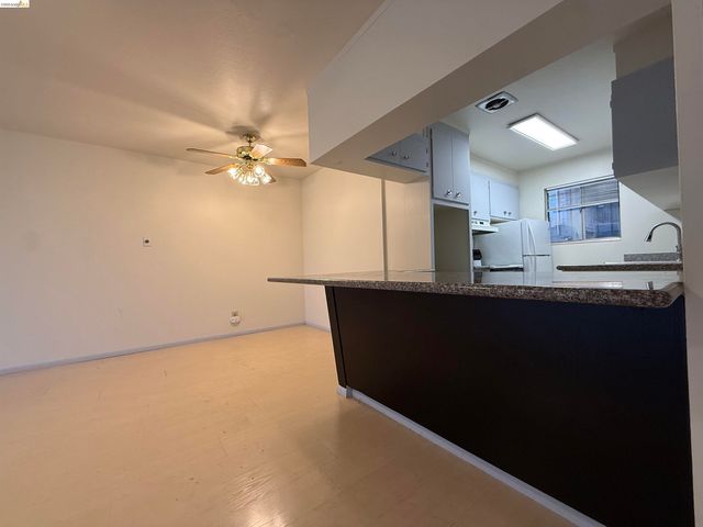 1425 Lakeside Dr 201, Oakland, CA 94612