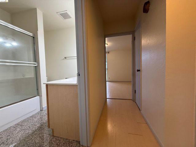 1425 Lakeside Dr 201, Oakland, CA 94612