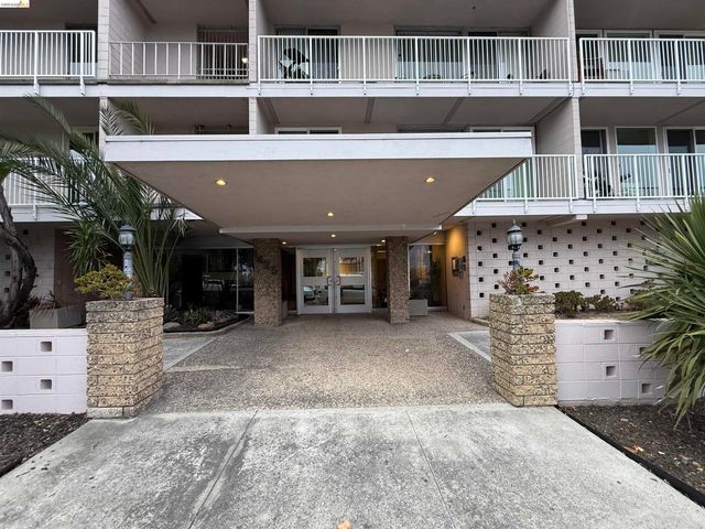 1425 Lakeside Dr 201, Oakland, CA 94612