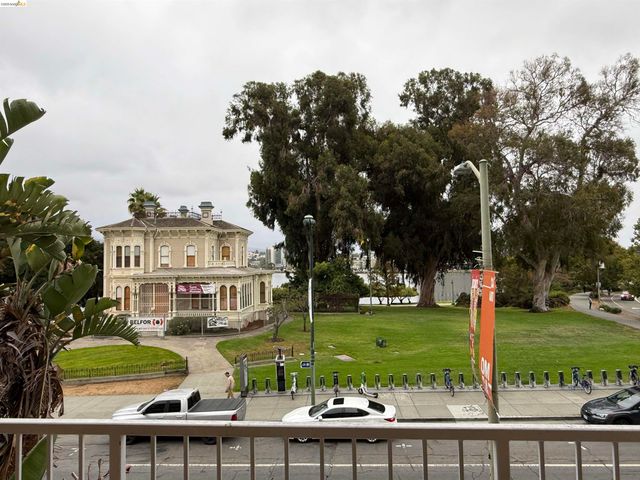 1425 Lakeside Dr 201, Oakland, CA 94612
