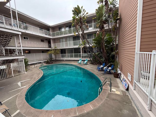1425 Lakeside Dr 201, Oakland, CA 94612