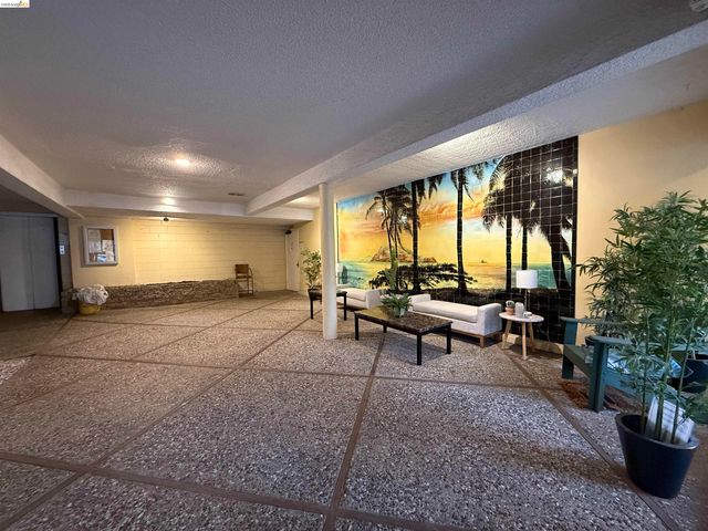 1425 Lakeside Dr 201, Oakland, CA 94612