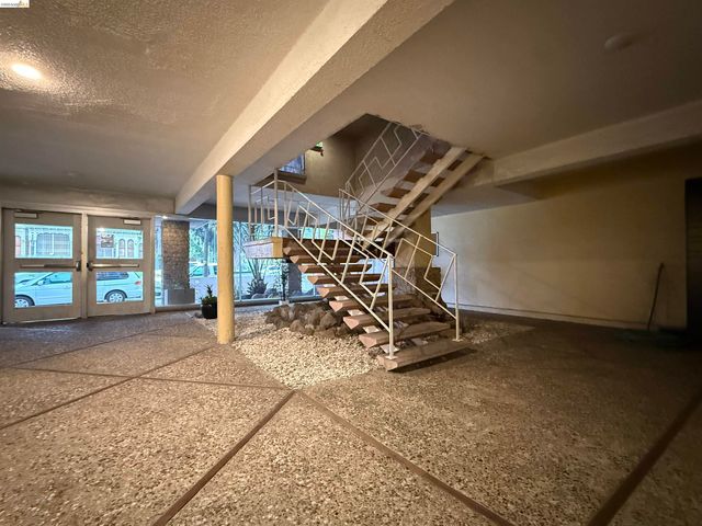 1425 Lakeside Dr 201, Oakland, CA 94612