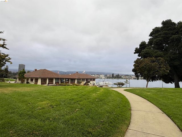 1425 Lakeside Dr 201, Oakland, CA 94612